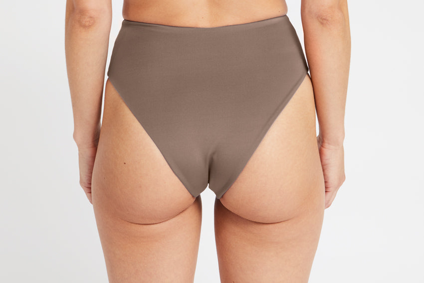 Bottom – medium leg, brown – Back