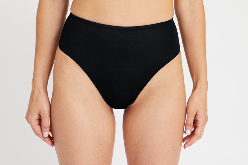Bottom – medium leg, black – Front
